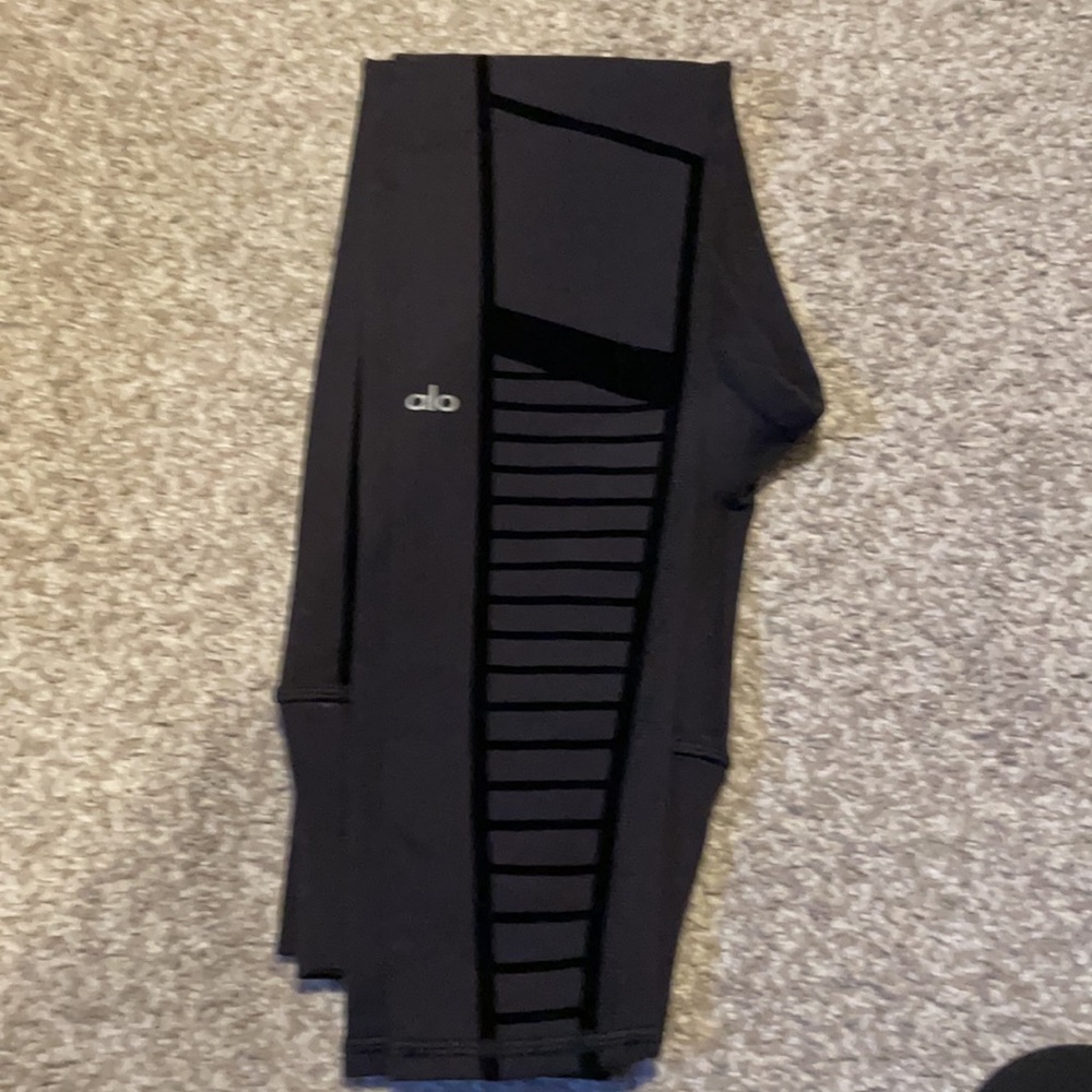 Alo yoga flocked Moto legging EUC! - Picture 7 of 8